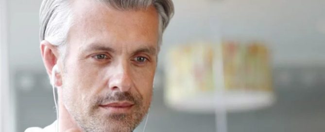 آموزش رنگ مو مردانه در خانه